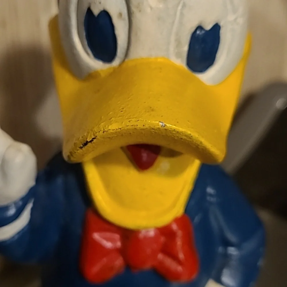 Vintage Donald Duck Cast Iron Bank - Picture 8 of 8